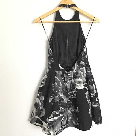 KEEPSAKE BEAUTIFUL LIAR BACKLESS DRESS - Picture 11 of 16